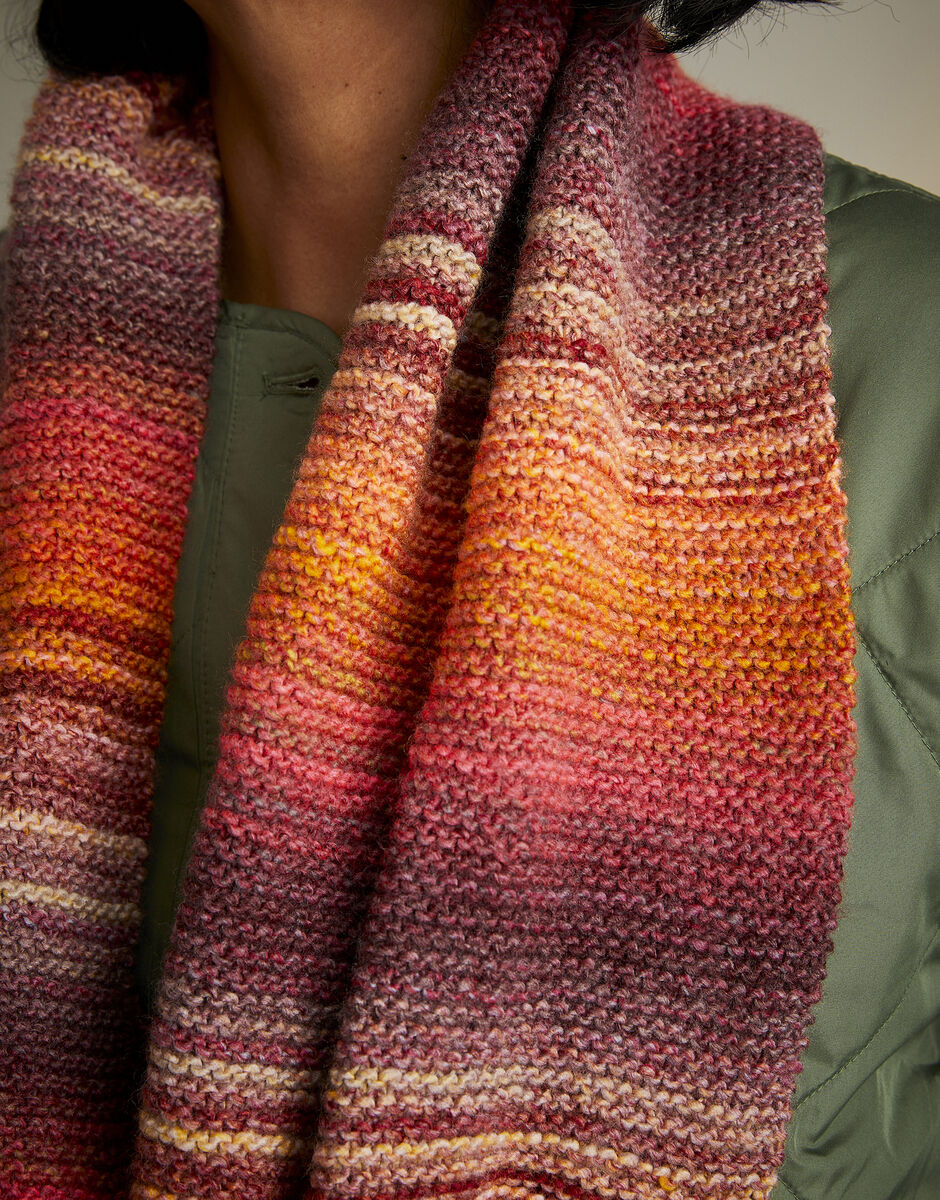 Sunset Stroll Snood Knitting Pattern - Sirdar