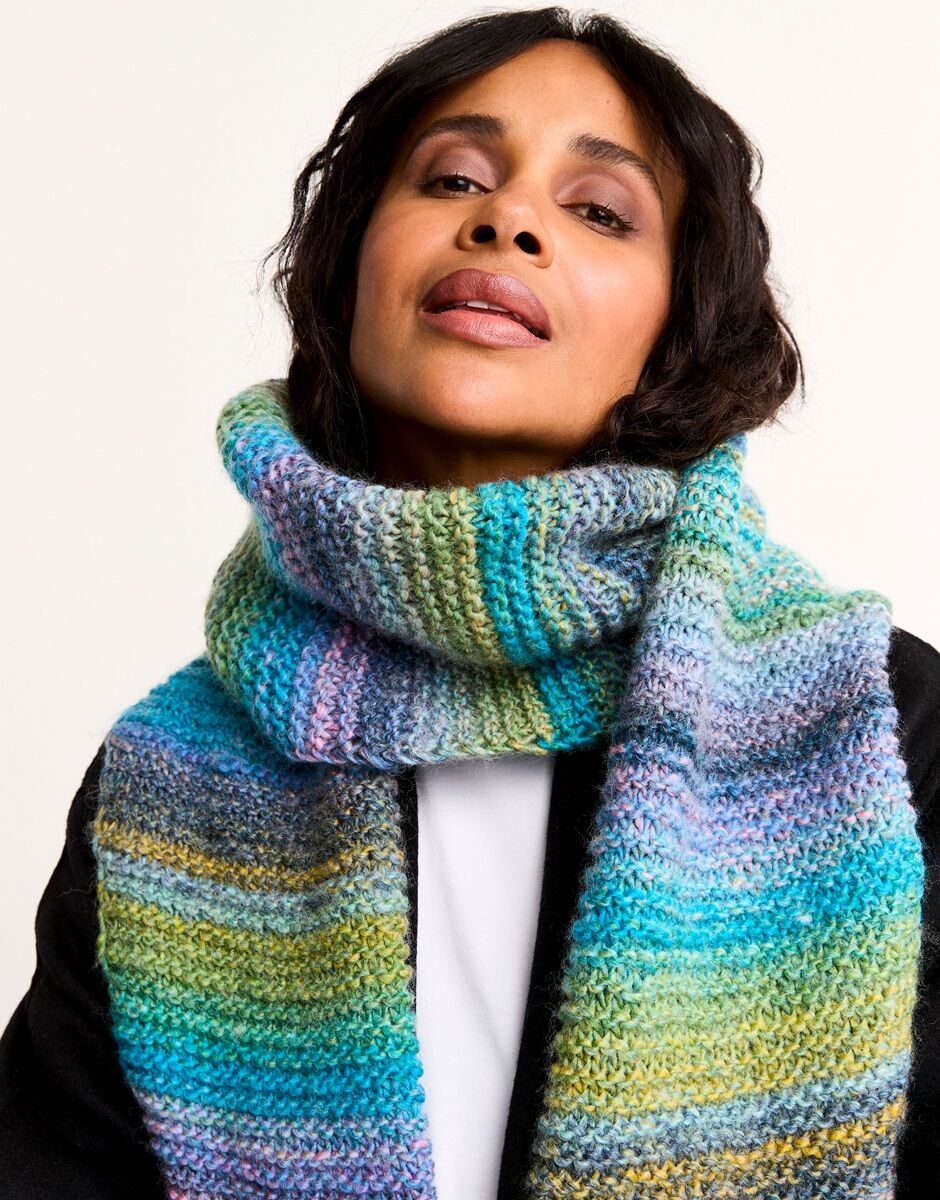 Strata Tie Scarf Knitting Pattern - Sirdar