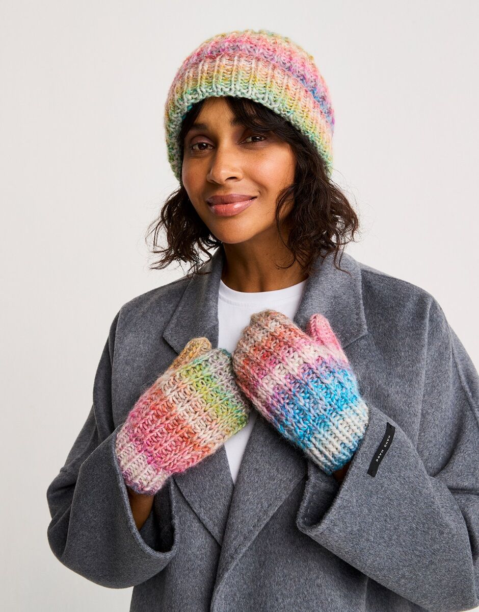 Marbled Hat and Mittens Knitting Pattern - Sirdar