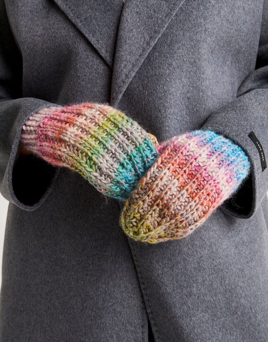 Marbled Hat and Mittens Knitting Pattern - Sirdar