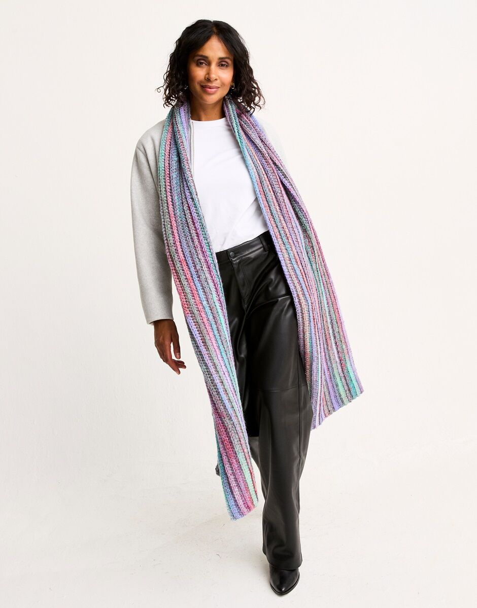 Rich Seam Scarf Crochet Pattern - Sirdar