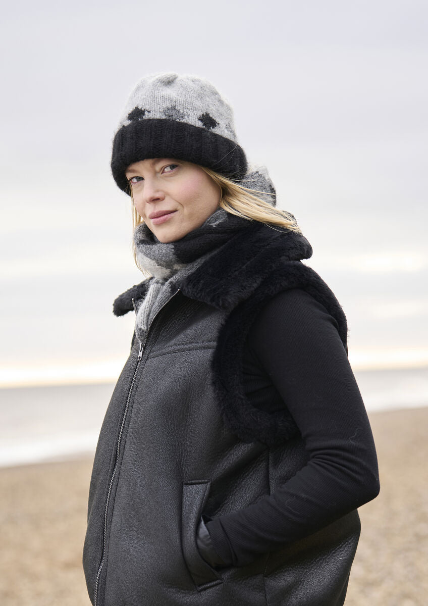 Wave Wrap & Hat Knitting Pattern - Rowan